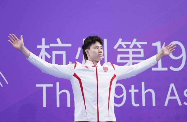 “蛙王蝶后”携手新生力量 共铸中国泳军亚运传奇