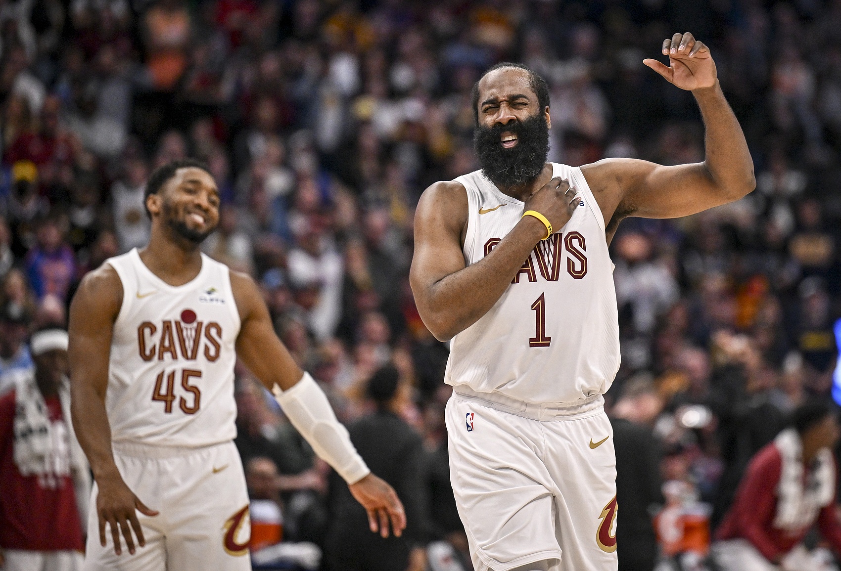 审判之投2.0！哈登连续两场用关键球说话 双枪54分17助这才第二场