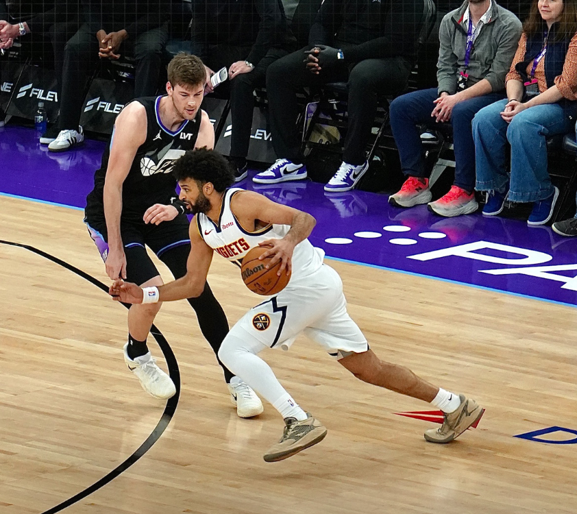 mk体育-约基奇22+12+5穆雷8记三分，乔治空砍36分，掘金灭爵士交手8连胜